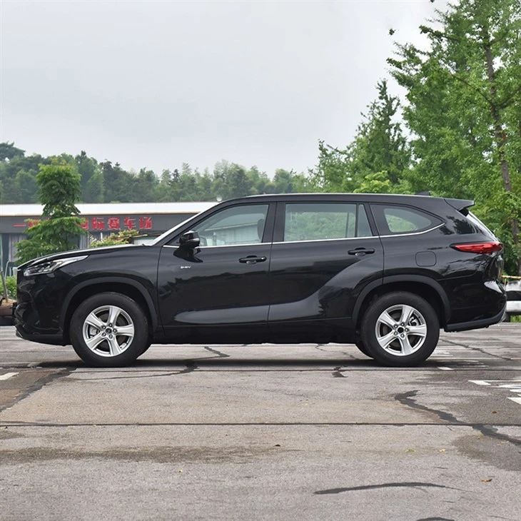 2024 Toyota Highlander midsize SUV