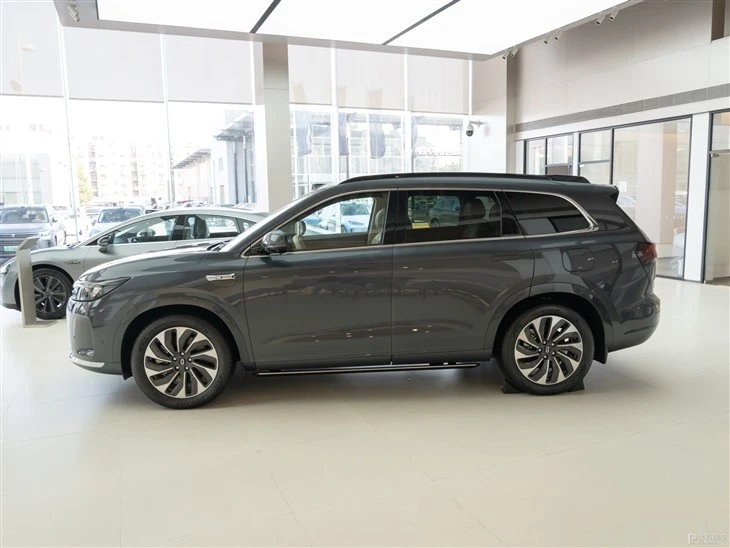 AITO M7 6 Seater RWD Medium-Sized SUV
