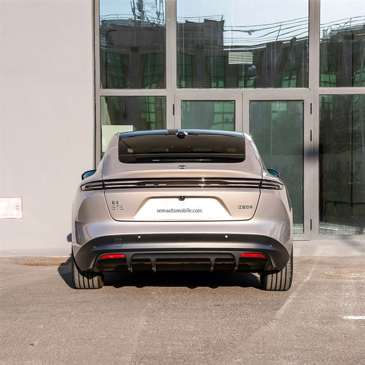 Nio ET5 Electric Vehicle with 990km range